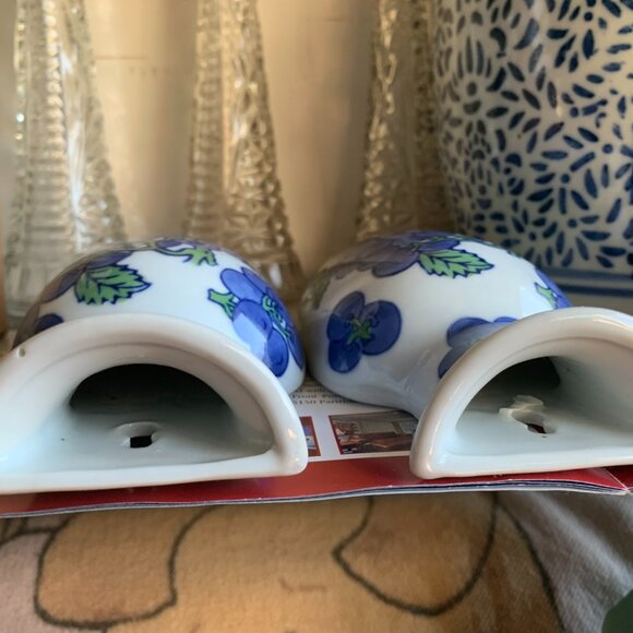 Chinese porcelain wall pocket vase blue and white set of 2 - Picture 2 of 10